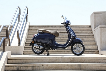 5 Scooters You Should Drive In 2020 (Vespa Primavera) - According to the prestigious US economic newspaper Forbes