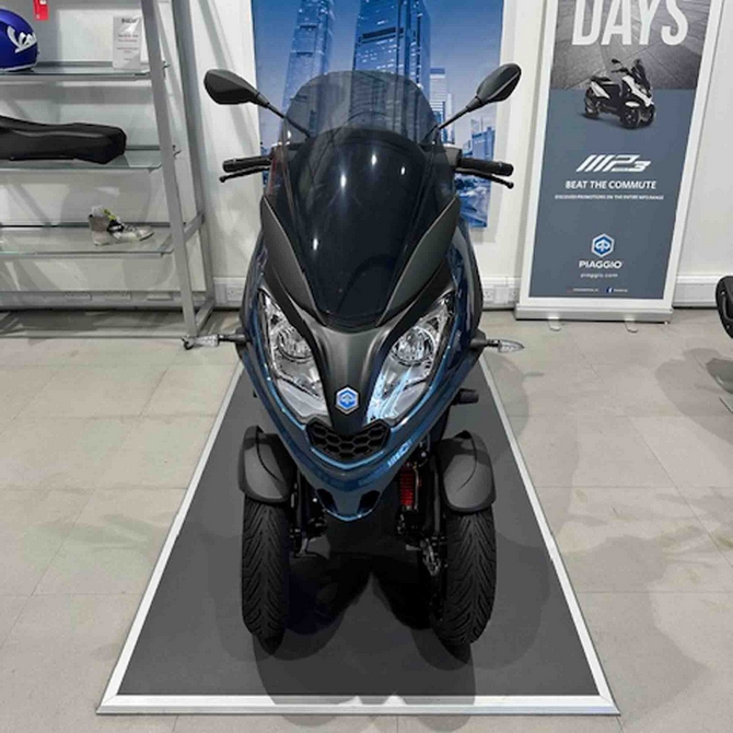 Special Offer Piaggio MP3 300 HPE Sport Blue - Only one available