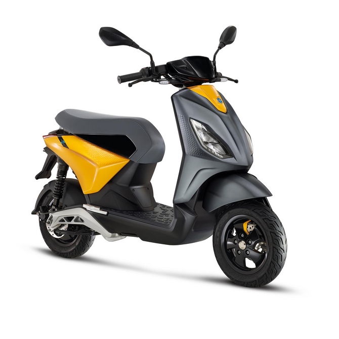 Piaggio 1  Electric Scooter