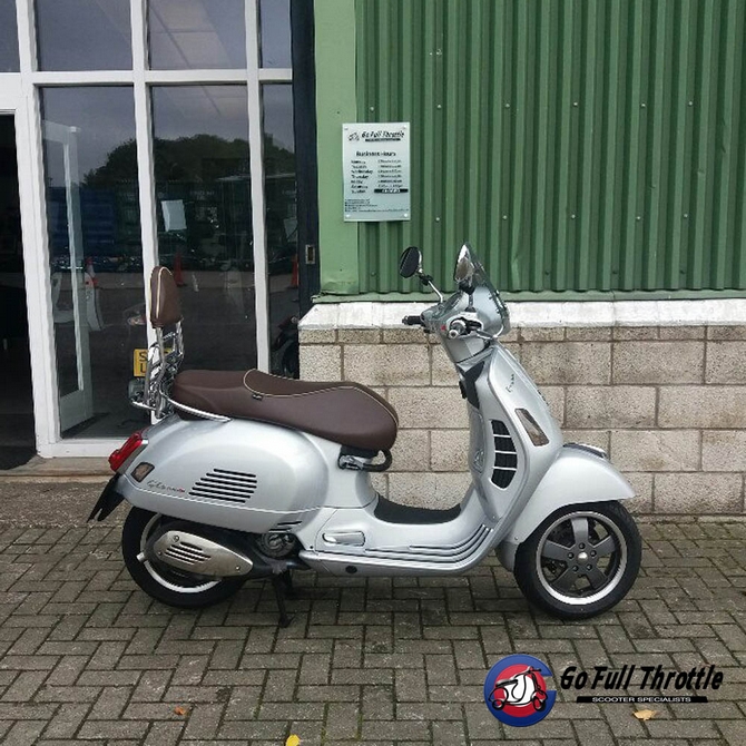 Pre-loved Vespa GTS 300 70th anniversary Special Limited Edition - SOLD